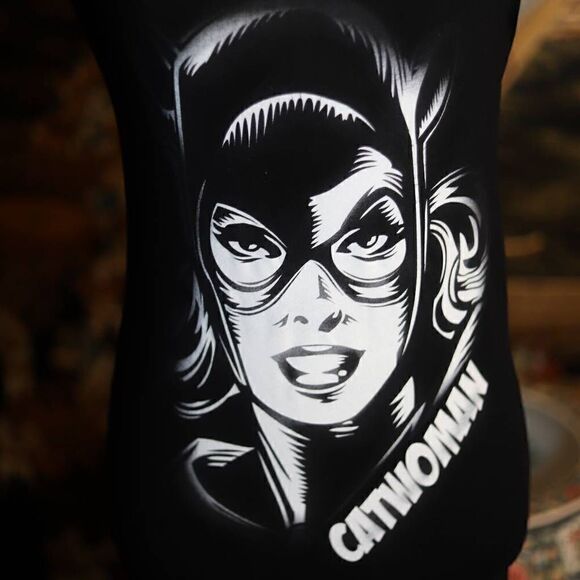 Medium DC Catwoman black tee - Picture 2 of 3